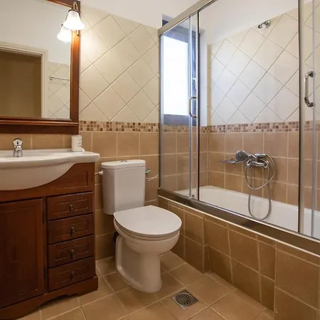 Erato - Private Pool *