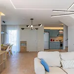 Erato - Private Pool