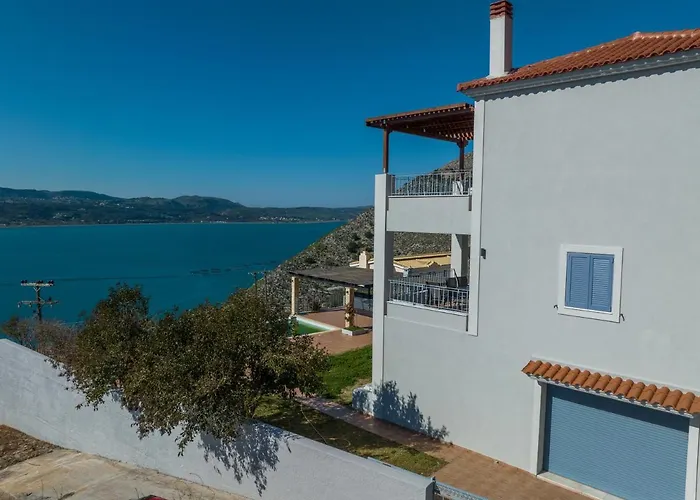 Erato - Private Pool Fársa